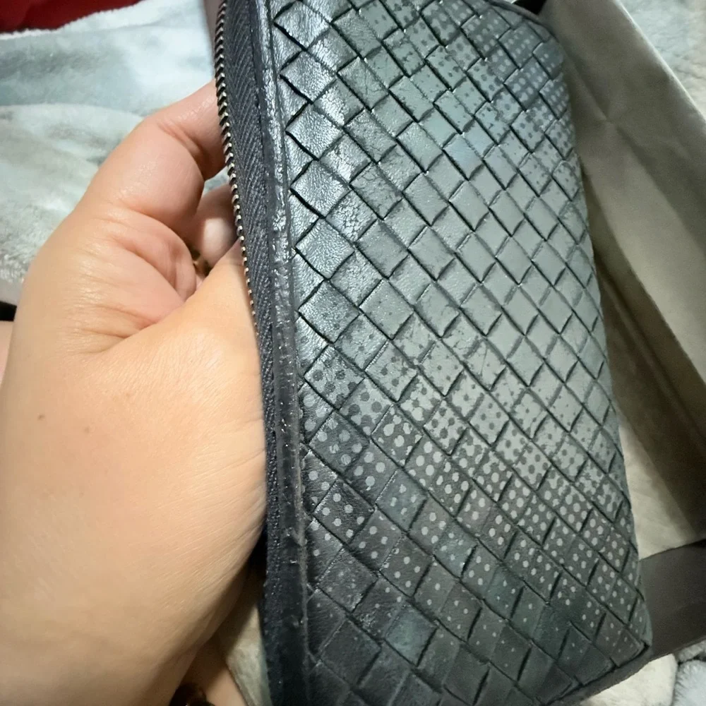 Bottega Veneta  Leather Wallet - Picture 14 of 15